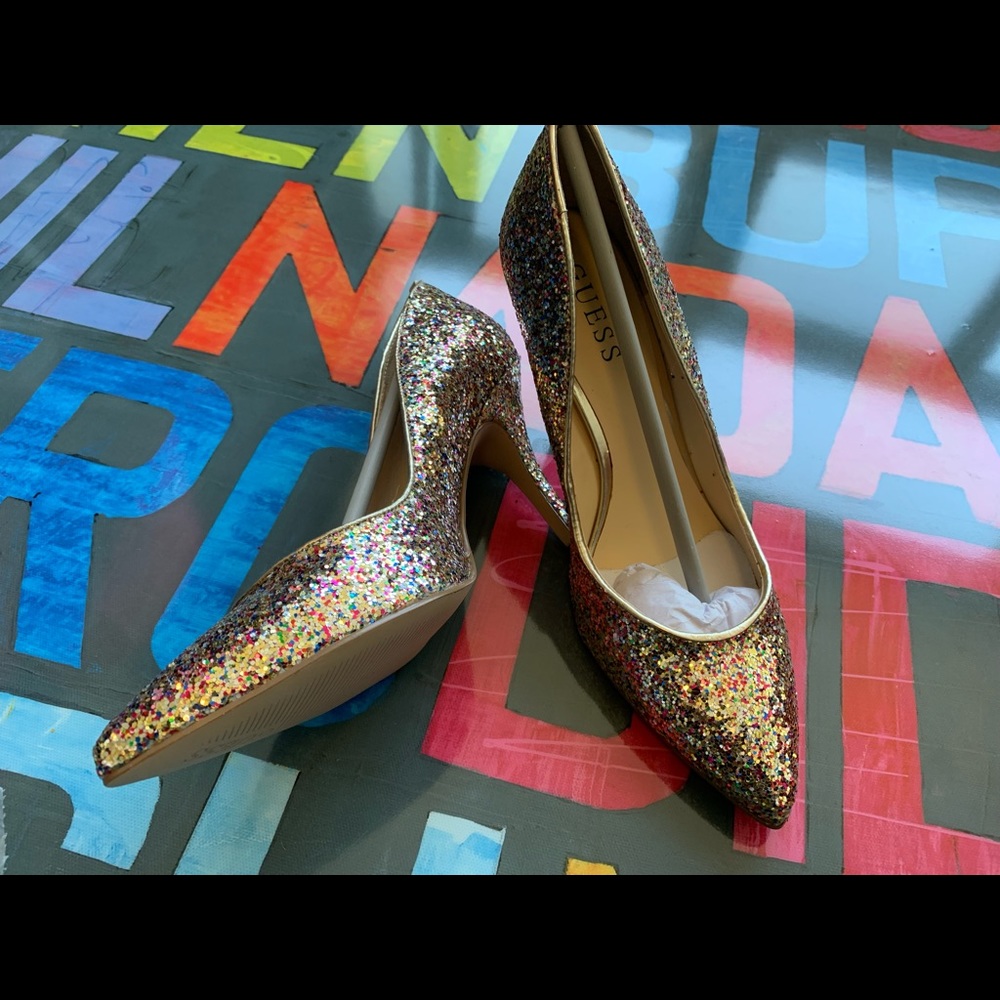 Guess Designer Brand women shoes. Gold with multi-coloured pumps